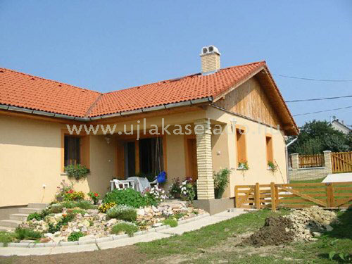2000 - Szada /családi ház